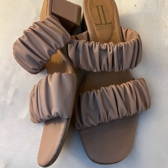 Mule sandals - Picture 2 of 3